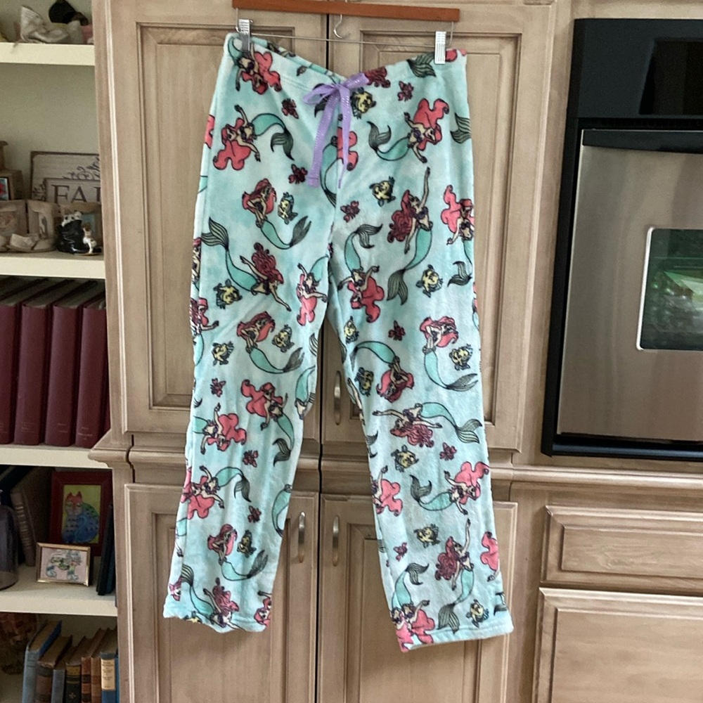 Disney Princess pajama bottoms sz L euc fleece mermaid